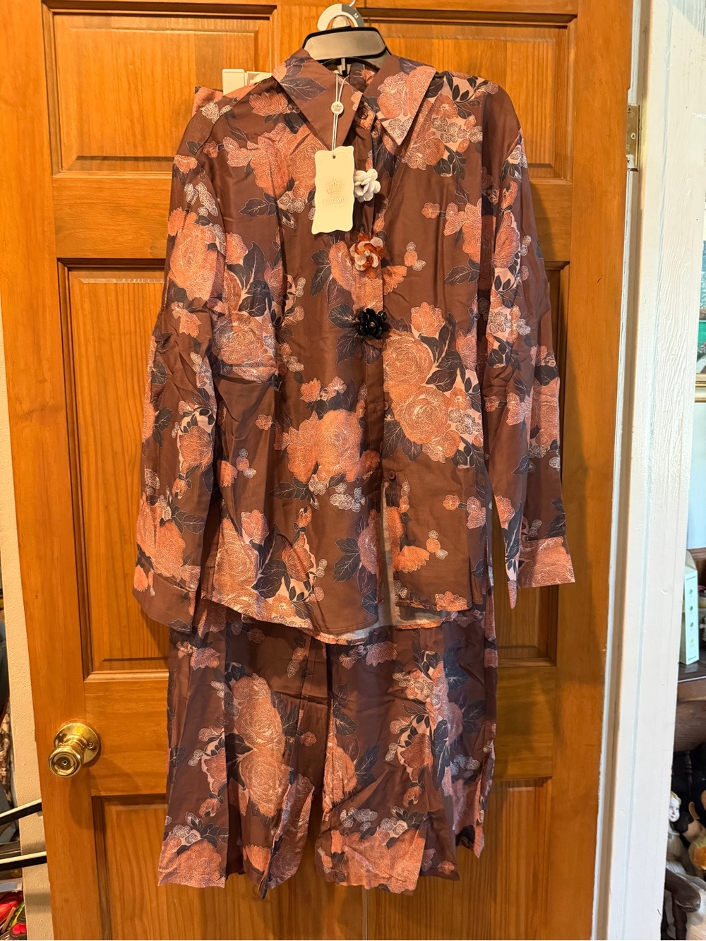 NWT! Floral Print Brown Button-Front shirt with beaded buttons and pant Set